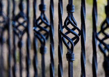 ogrodzenia kute cechy