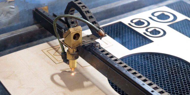 grawerowanie cnc zalety